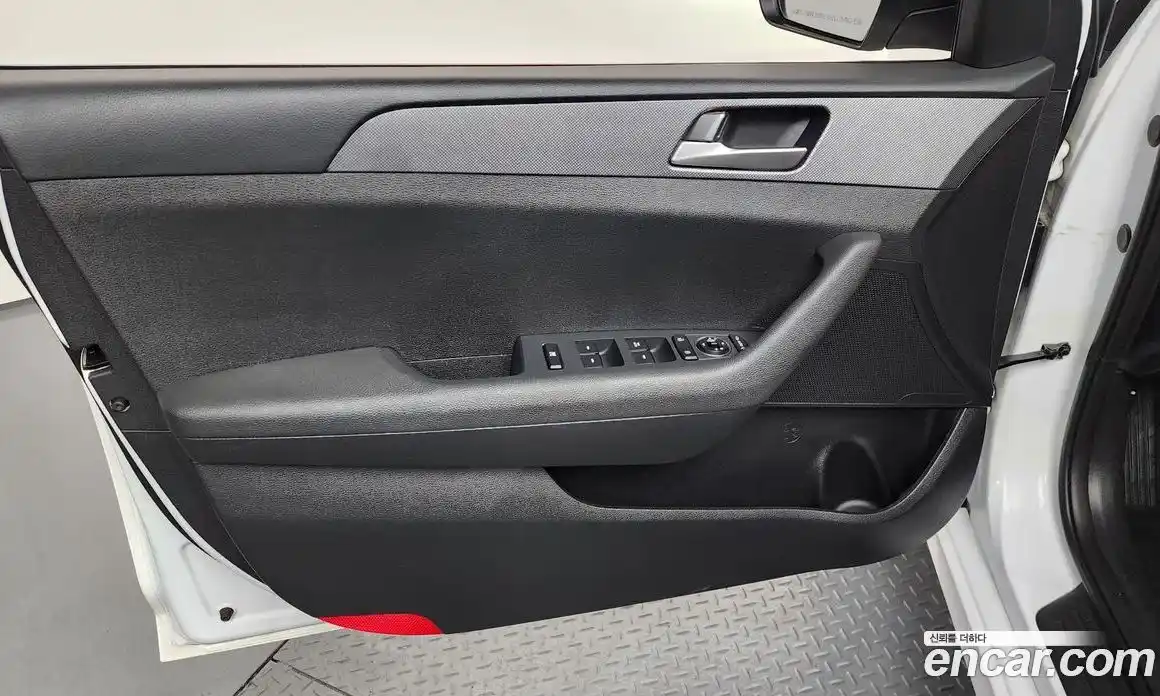Hyundai Sonata 2018 2.0 автомат (гидро), фото 14