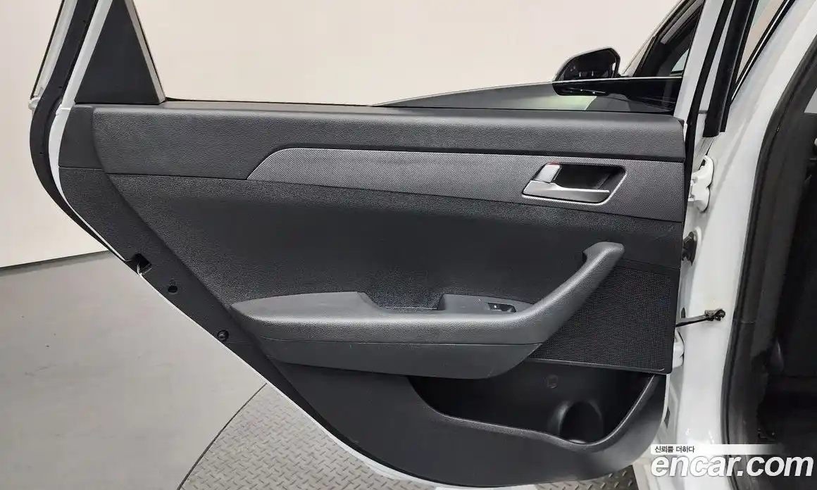 Hyundai Sonata 2018 2.0 автомат (гидро), фото 15