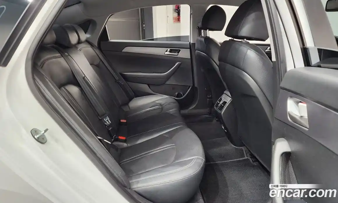 Hyundai Sonata 2018 2.0 автомат (гидро), фото 17