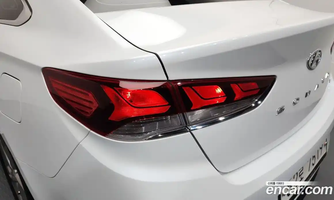 Hyundai Sonata 2018 2.0 автомат (гидро), фото 9
