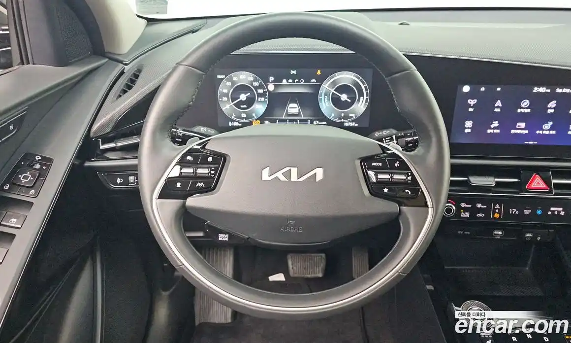 Kia Niro 2023 0.2 автомат (гидро), фото 21
