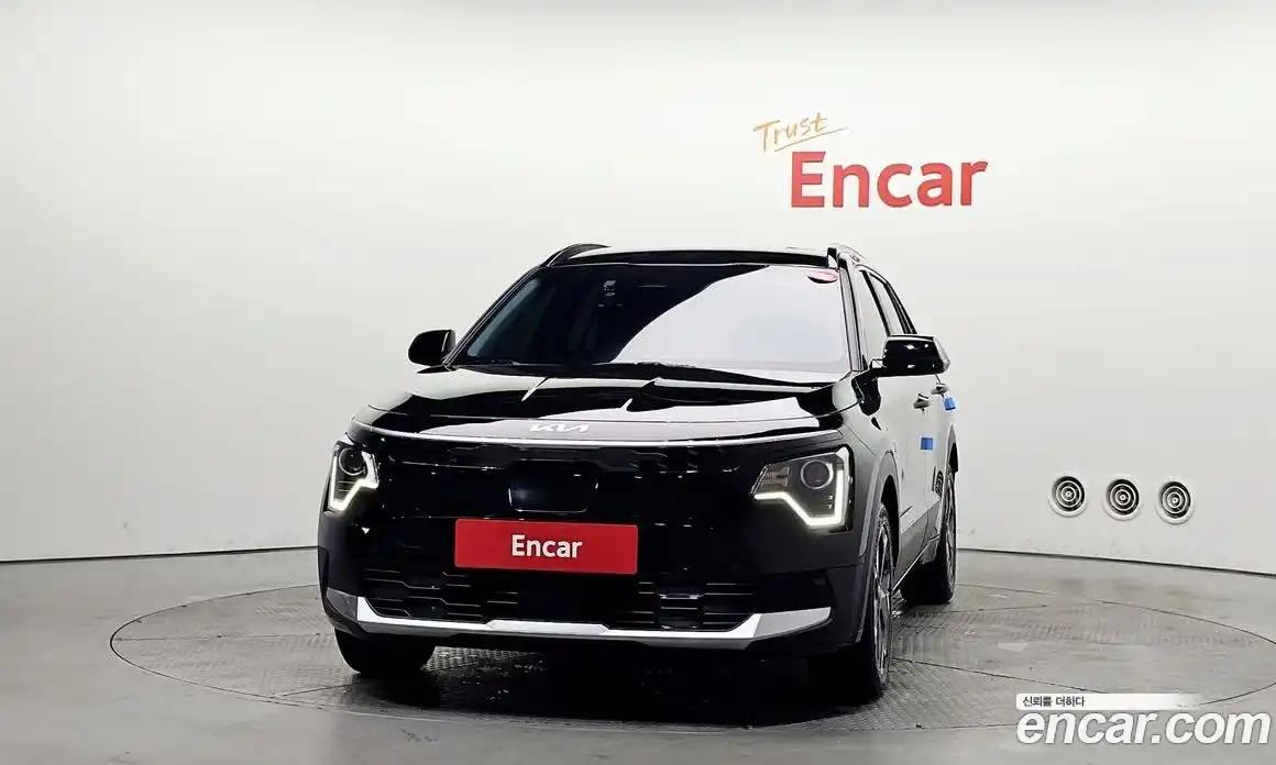 Kia Niro 2023 0.2 автомат (гидро), фото 3
