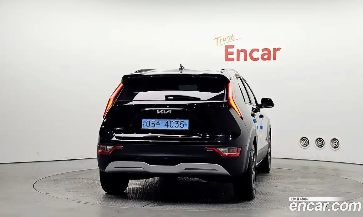 Kia Niro 2023 0.2 автомат (гидро), фото 4