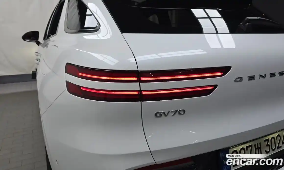 Genesis GV70 2023 2.5 автомат (гидро), фото 9
