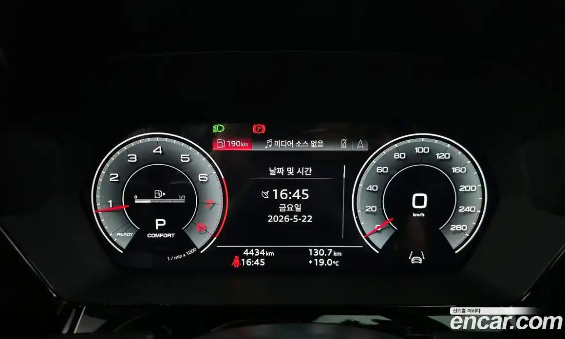 Audi A3 2025 2.0 автомат (гидро), фото 11