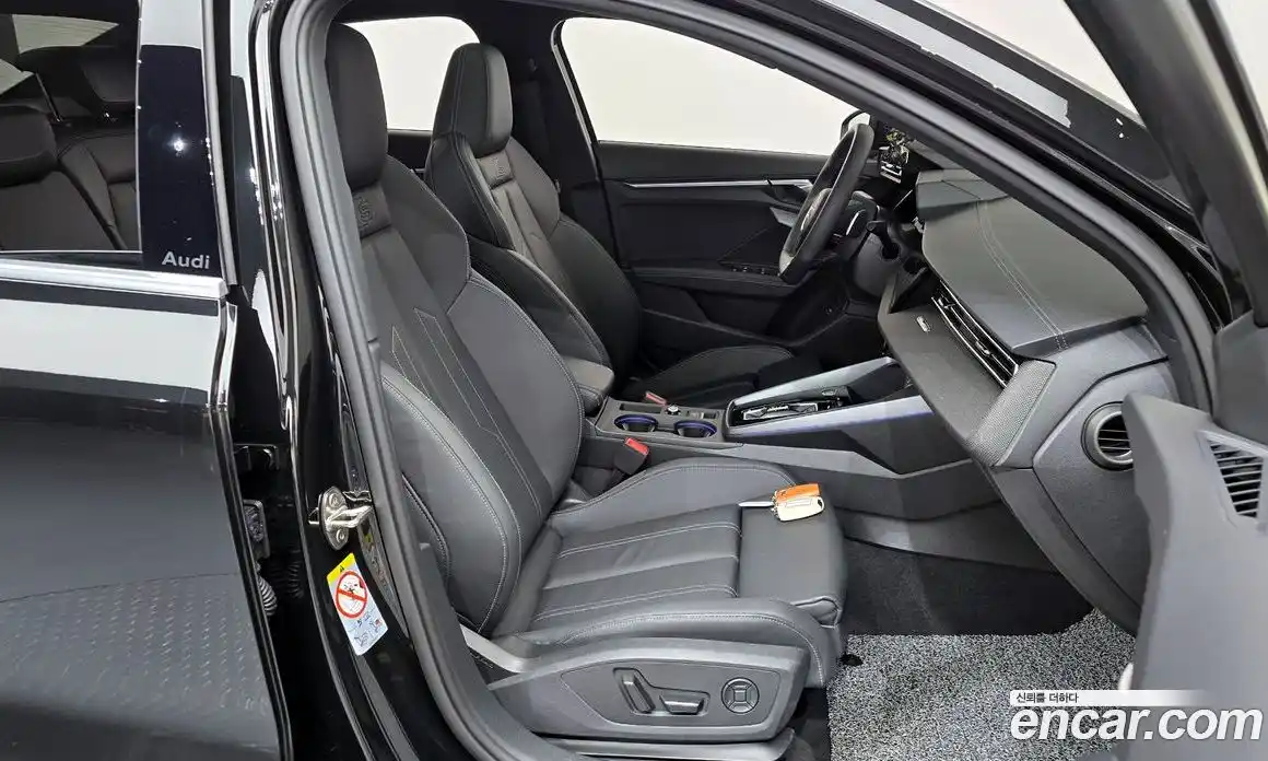 Audi A3 2025 2.0 автомат (гидро), фото 16