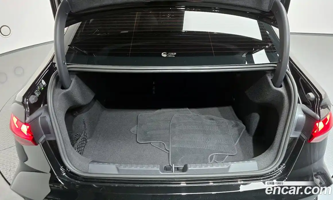Audi A3 2025 2.0 автомат (гидро), фото 21