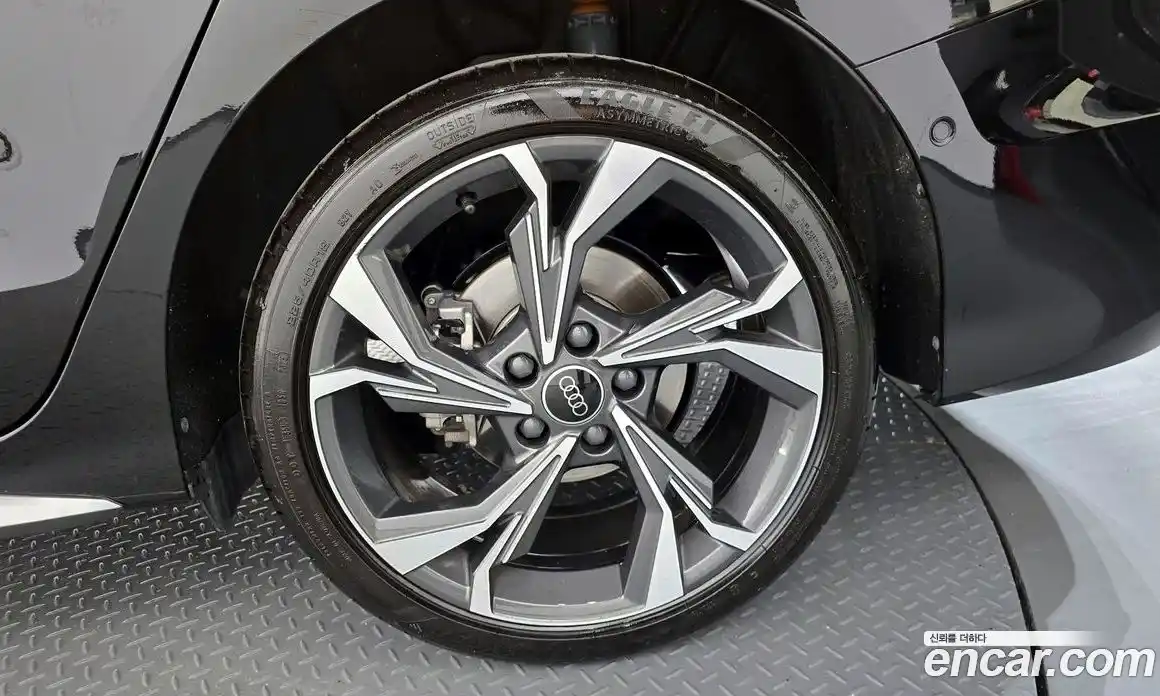 Audi A3 2025 2.0 автомат (гидро), фото 7
