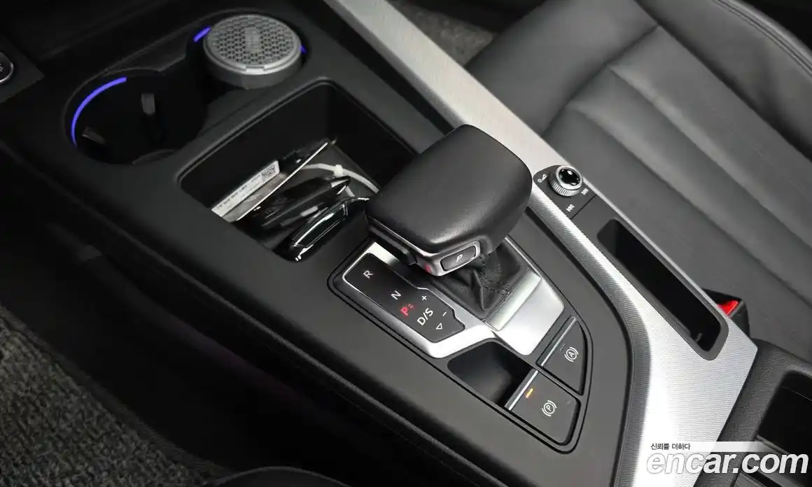 Audi A4 2023 2.0 автомат (гидро), фото 12