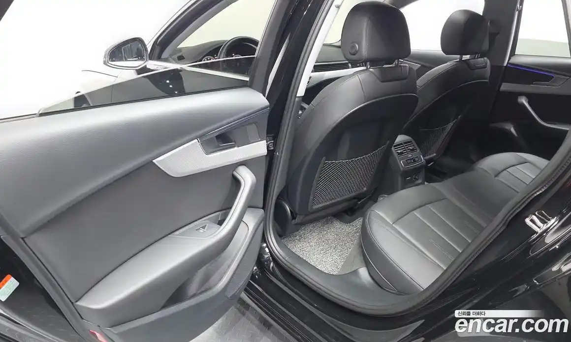 Audi A4 2023 2.0 автомат (гидро), фото 16