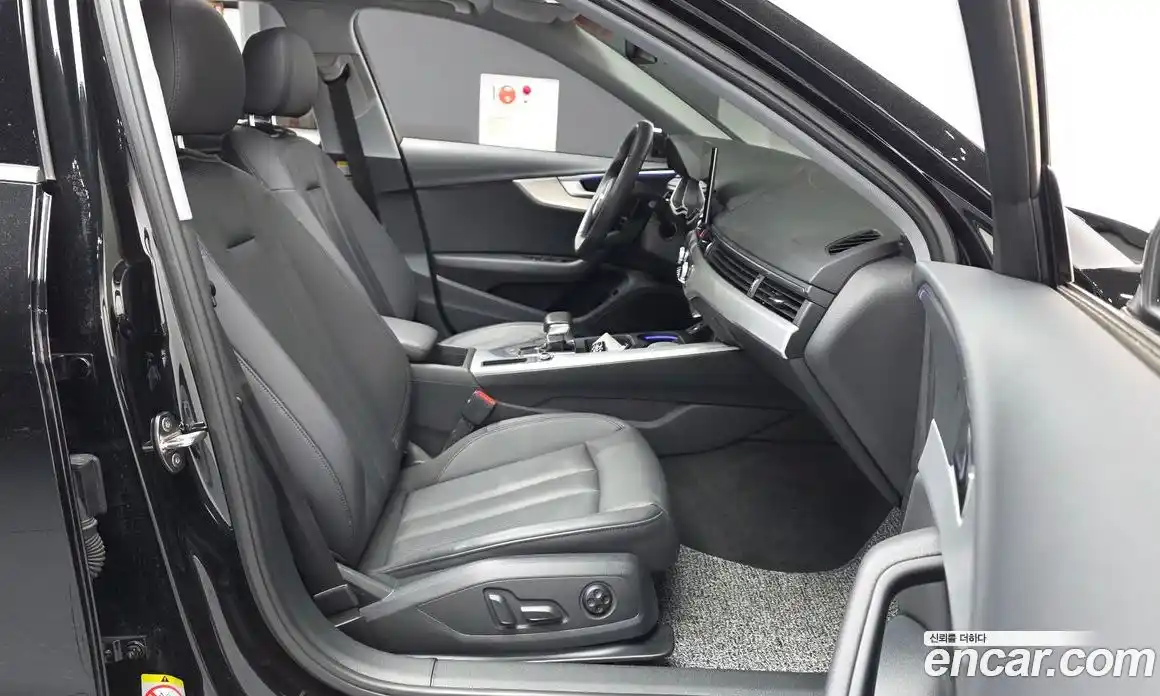 Audi A4 2023 2.0 автомат (гидро), фото 17