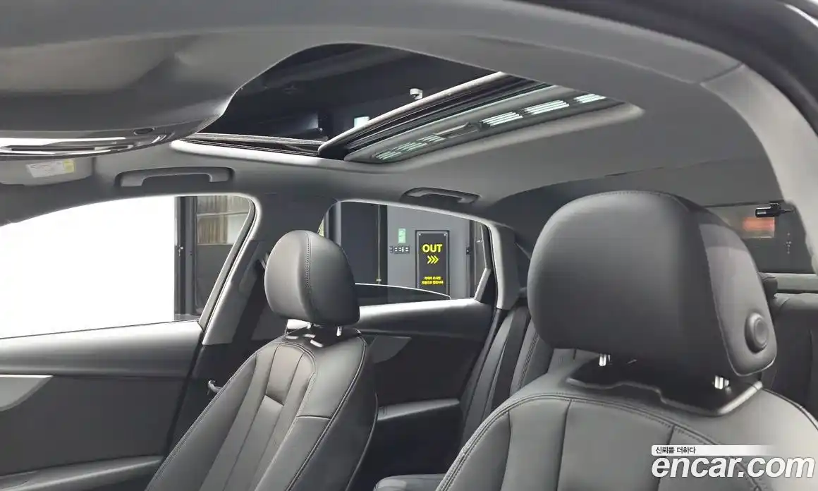 Audi A4 2023 2.0 автомат (гидро), фото 24
