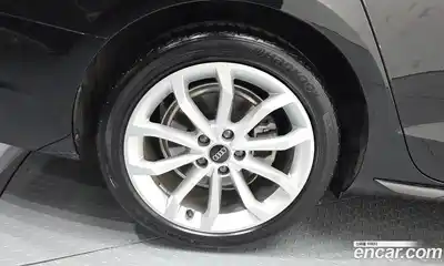 Audi A4 2023 2.0 автомат (гидро), миниатюра 5