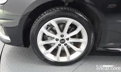 Audi A4 2023 2.0 автомат (гидро), миниатюра 7