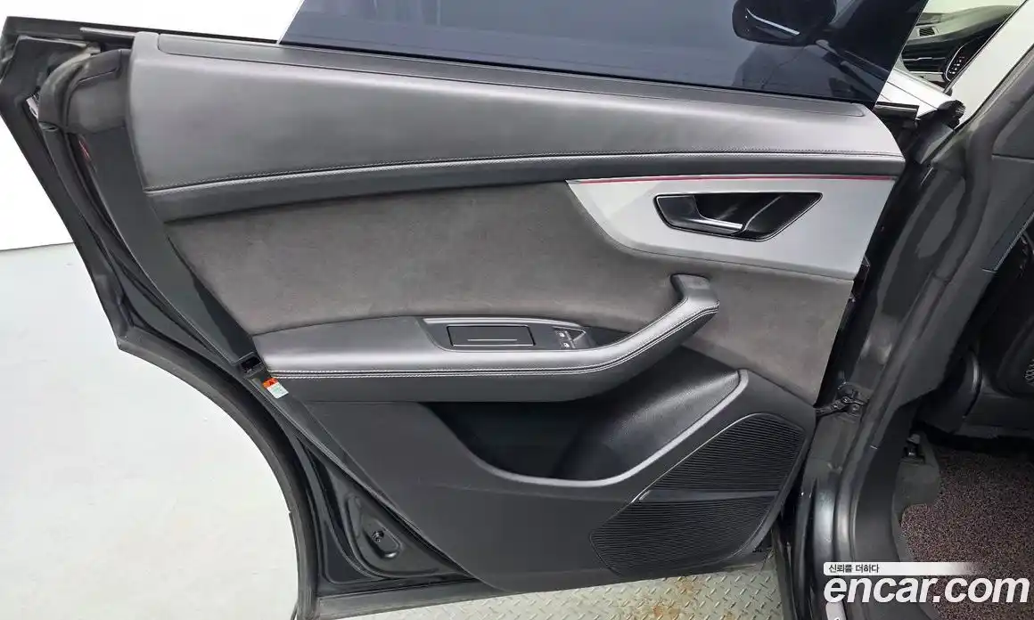 Audi Q8 2021 3.0 автомат (гидро), фото 15
