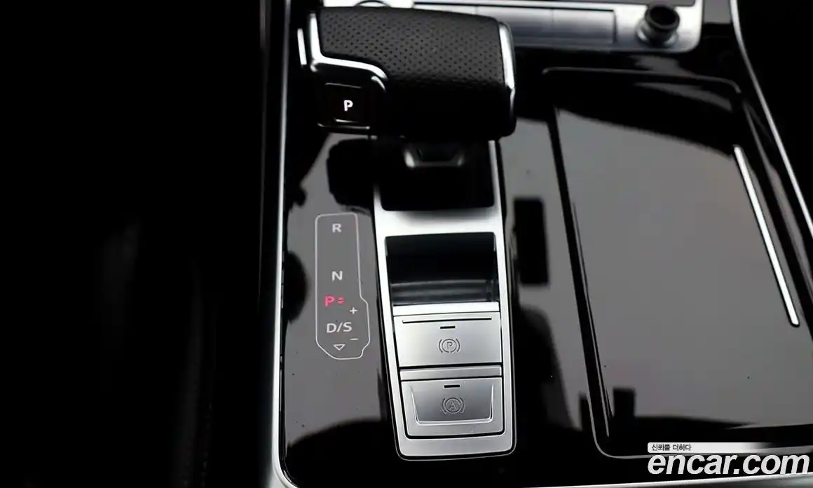 Audi Q8 2020 3.0 автомат (гидро), фото 14