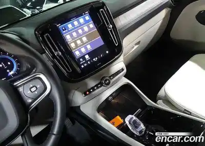 Volvo XC40 2024 2.0 автомат (гидро), миниатюра 12