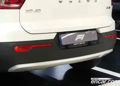 Volvo XC40 2024 2.0 автомат (гидро), миниатюра 2