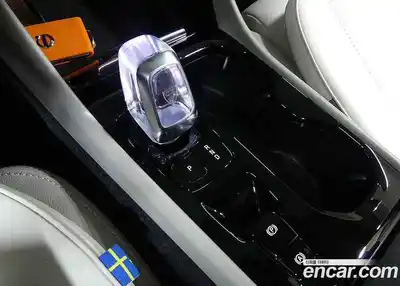 Volvo XC40 2024 2.0 автомат (гидро), миниатюра 9