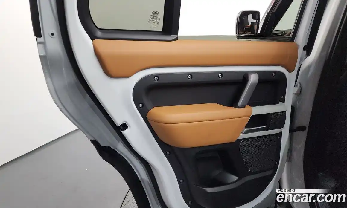 Land Rover Defender 2024 2.0 автомат (гидро), фото 15
