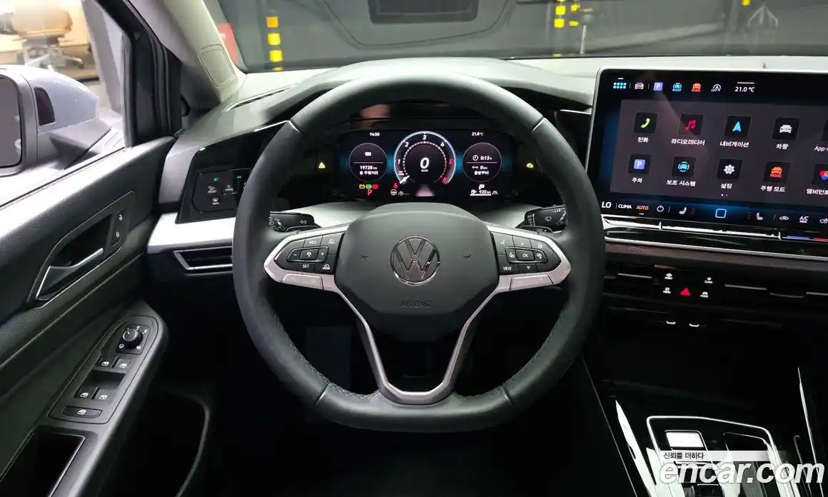 Volkswagen Golf 2025 2.0 автомат (гидро), фото 13