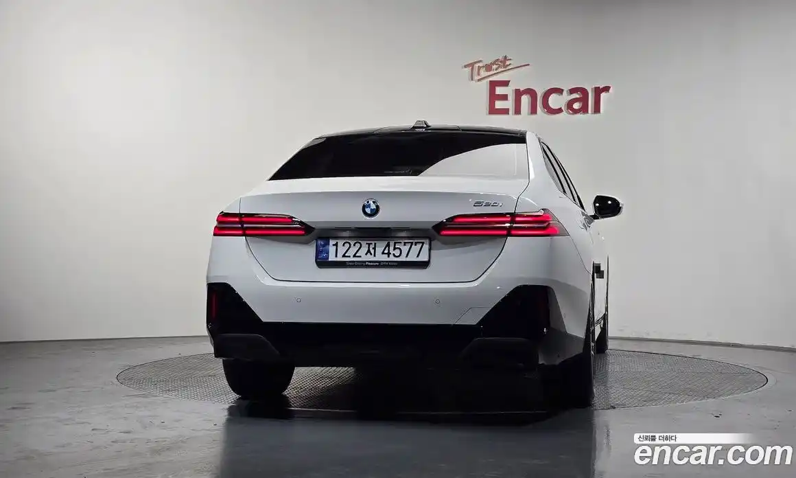 BMW 5 серия 2024 2.0 автомат (гидро), фото 4