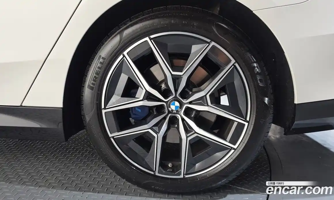 BMW 5 серия 2024 2.0 автомат (гидро), фото 7