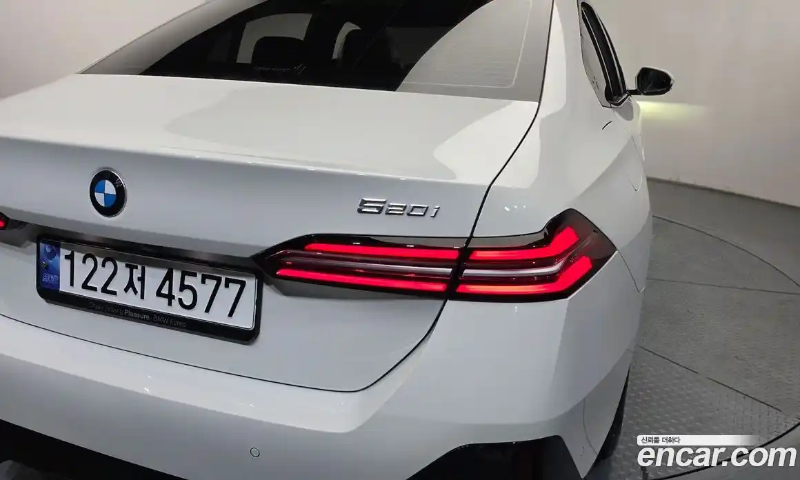 BMW 5 серия 2024 2.0 автомат (гидро), фото 9
