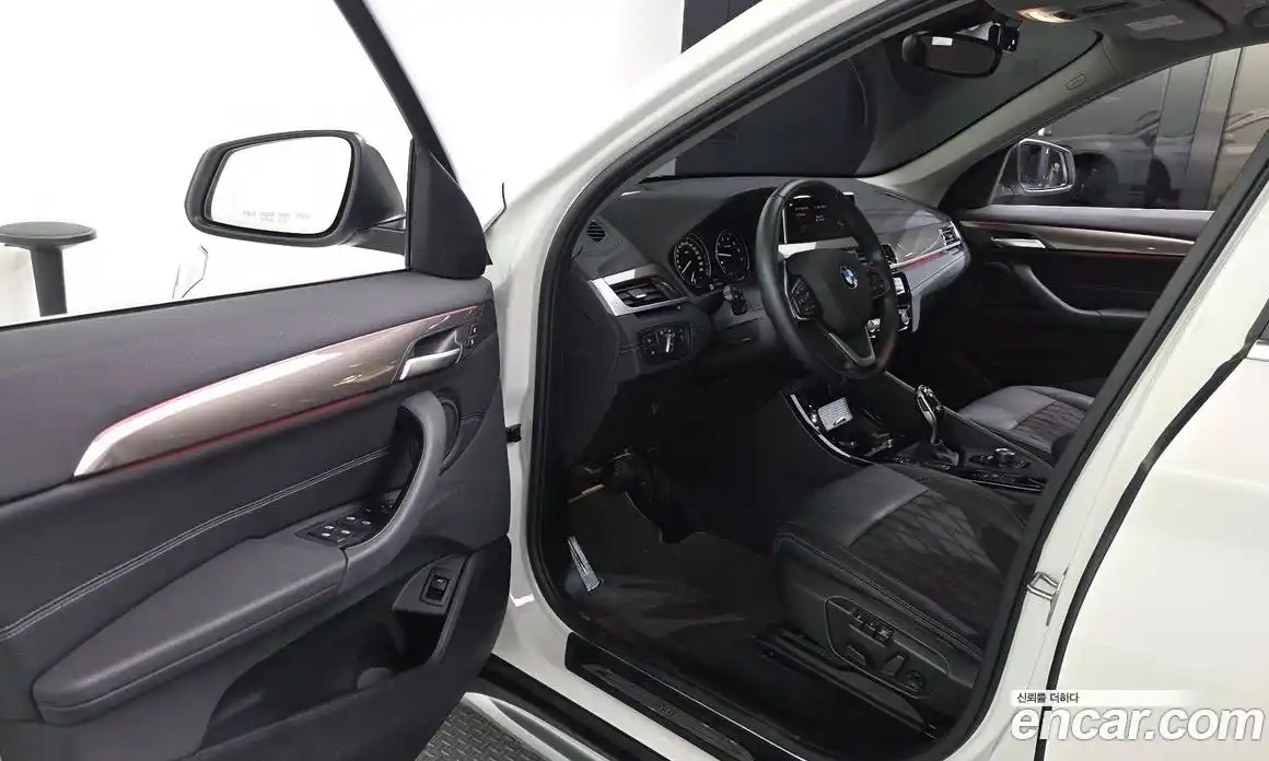 BMW X1 2021 2.0 автомат (гидро), фото 13