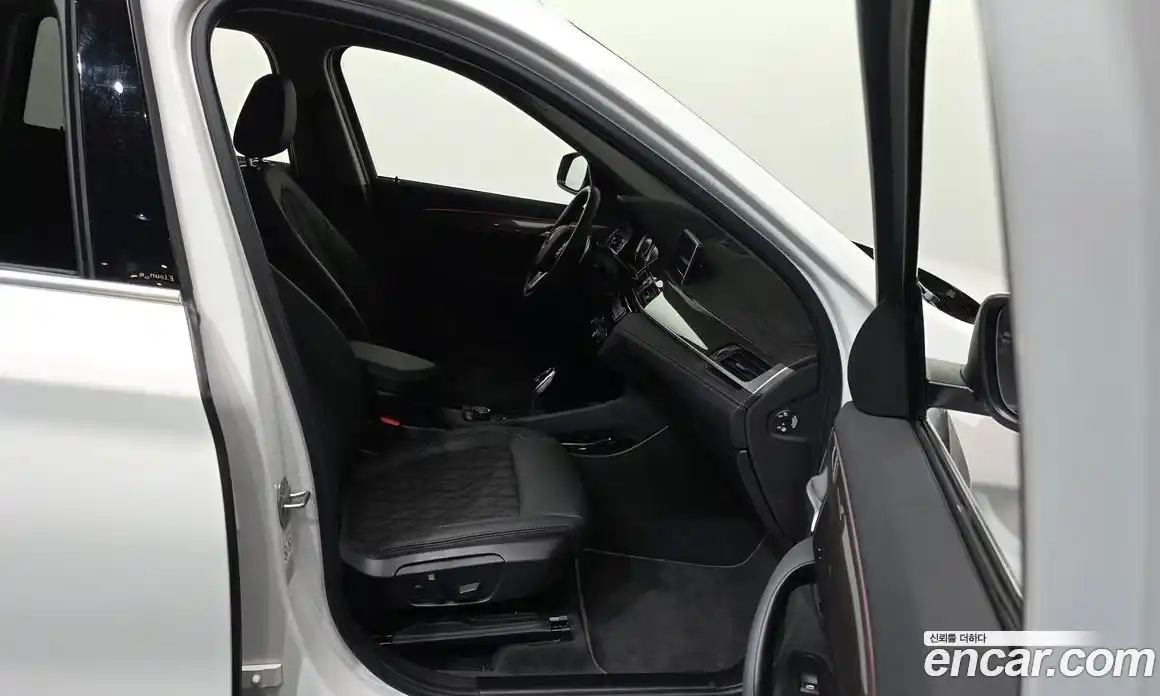 BMW X1 2021 2.0 автомат (гидро), фото 17