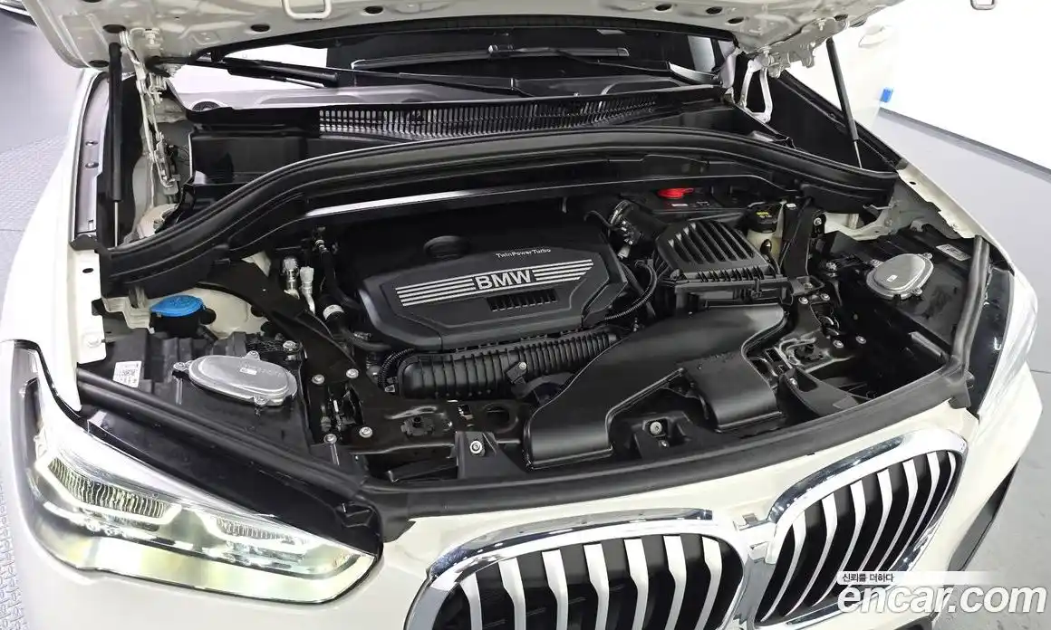 BMW X1 2021 2.0 автомат (гидро), фото 6