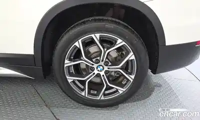 BMW X1 2021 2.0 автомат (гидро), миниатюра 7