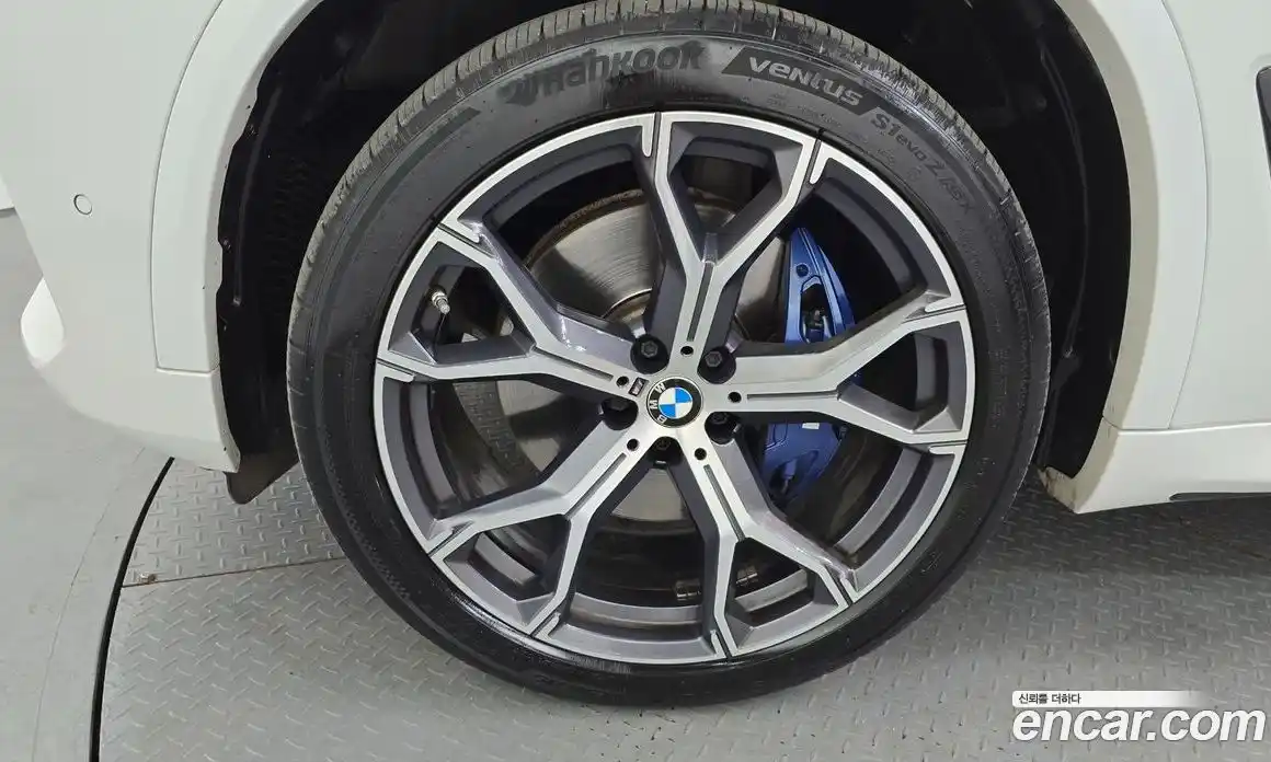 BMW X5 2023 3.0 автомат (гидро), фото 5