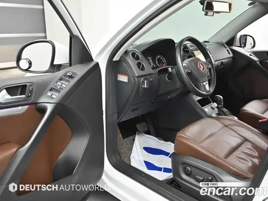 Volkswagen Tiguan 2015 2.0 автомат (гидро), фото 11