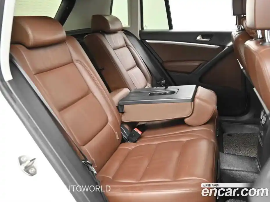 Volkswagen Tiguan 2015 2.0 автомат (гидро), фото 12