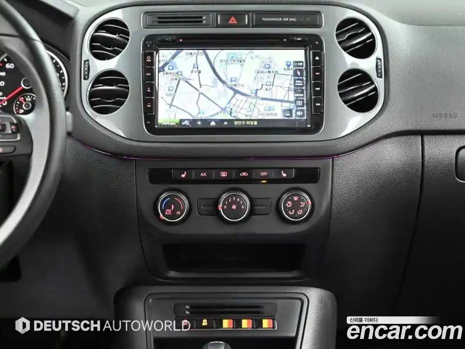 Volkswagen Tiguan 2015 2.0 автомат (гидро), фото 14