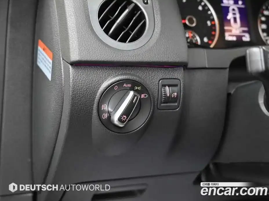 Volkswagen Tiguan 2015 2.0 автомат (гидро), фото 17