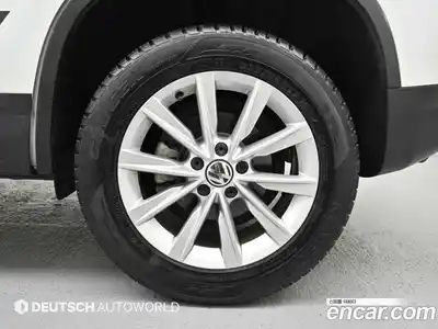 Volkswagen Tiguan 2015 2.0 автомат (гидро), миниатюра 5