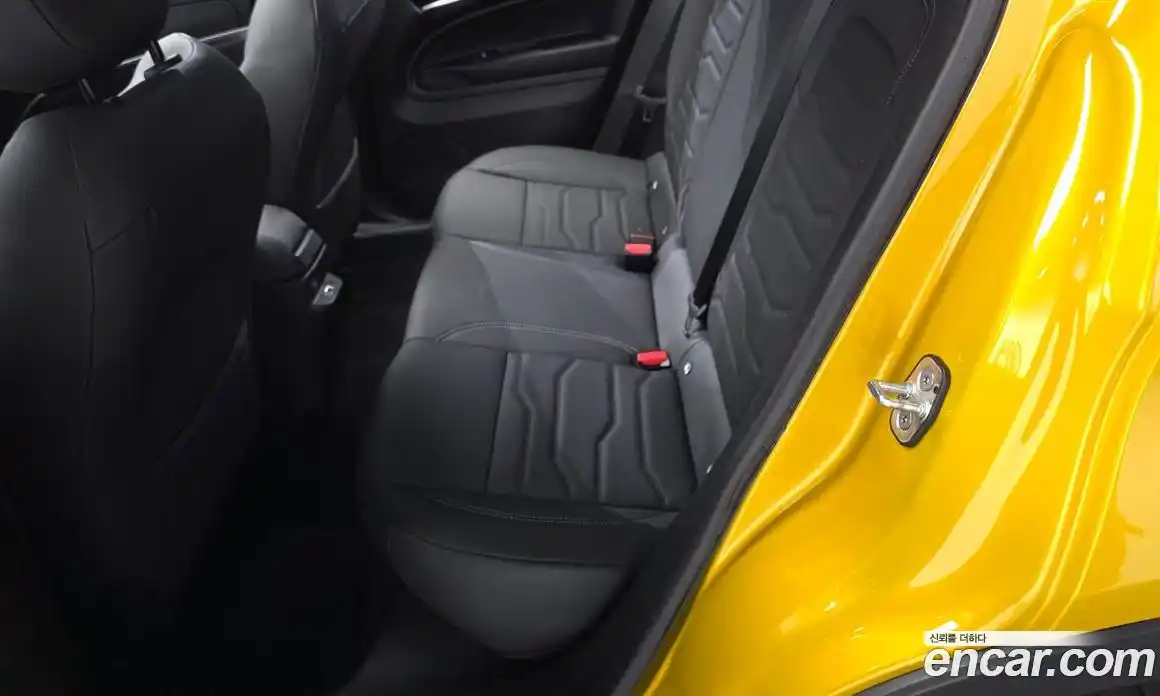 Jeep Avenger 2024 0.1 автомат (гидро), фото 17