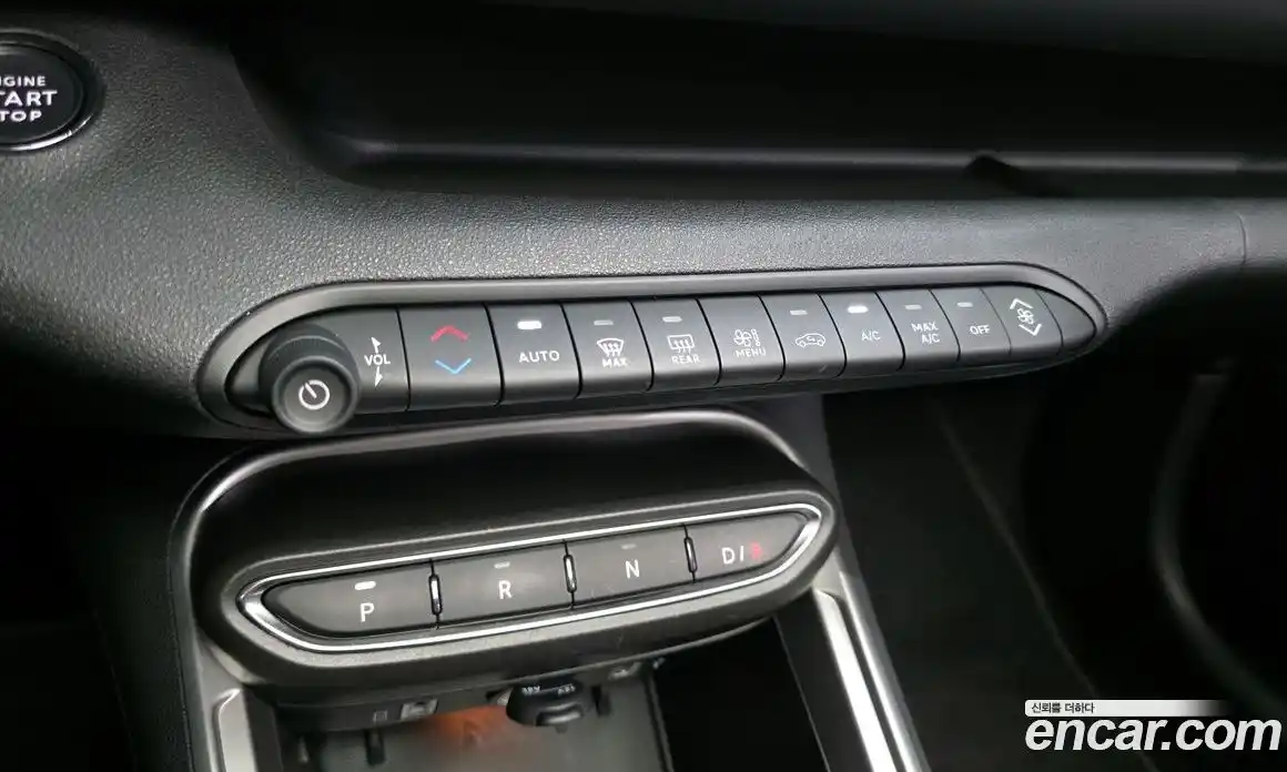 Jeep Avenger 2024 0.1 автомат (гидро), фото 27