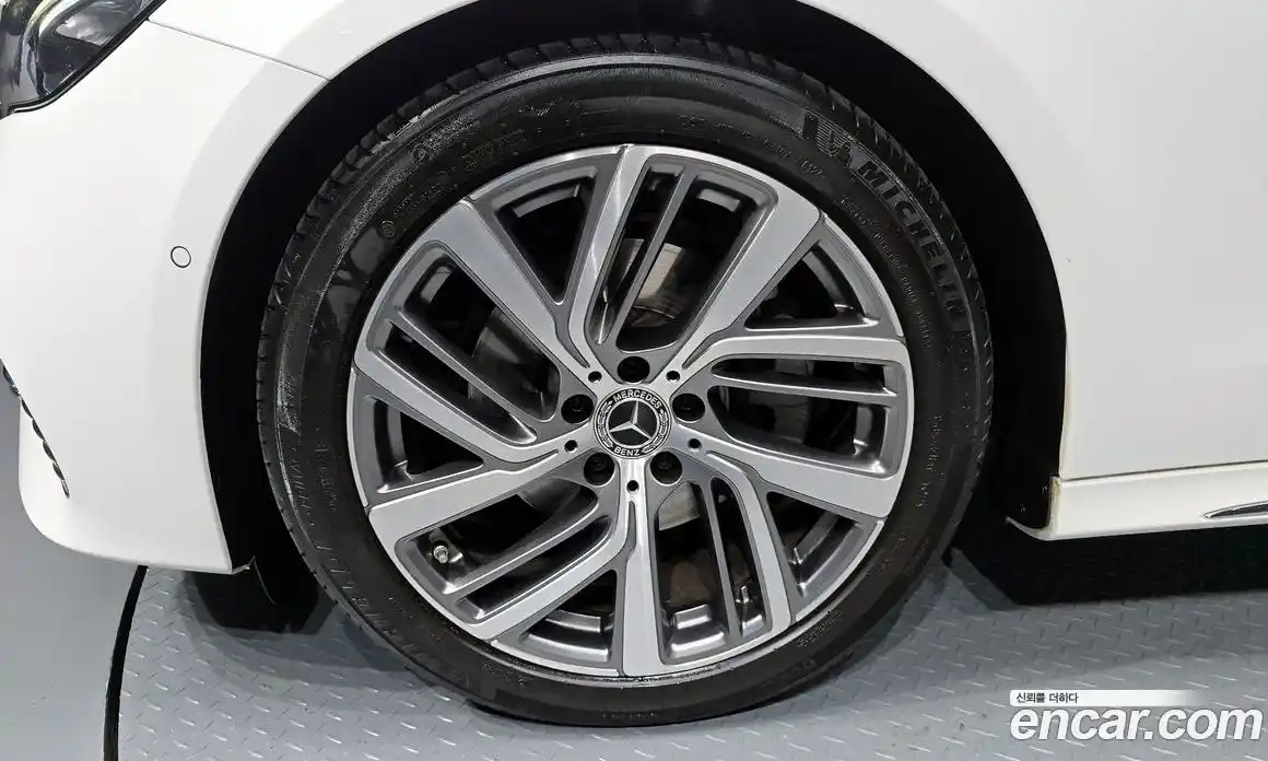 Mercedes-Benz E-Class 2024 2.0 автомат (гидро), фото 5