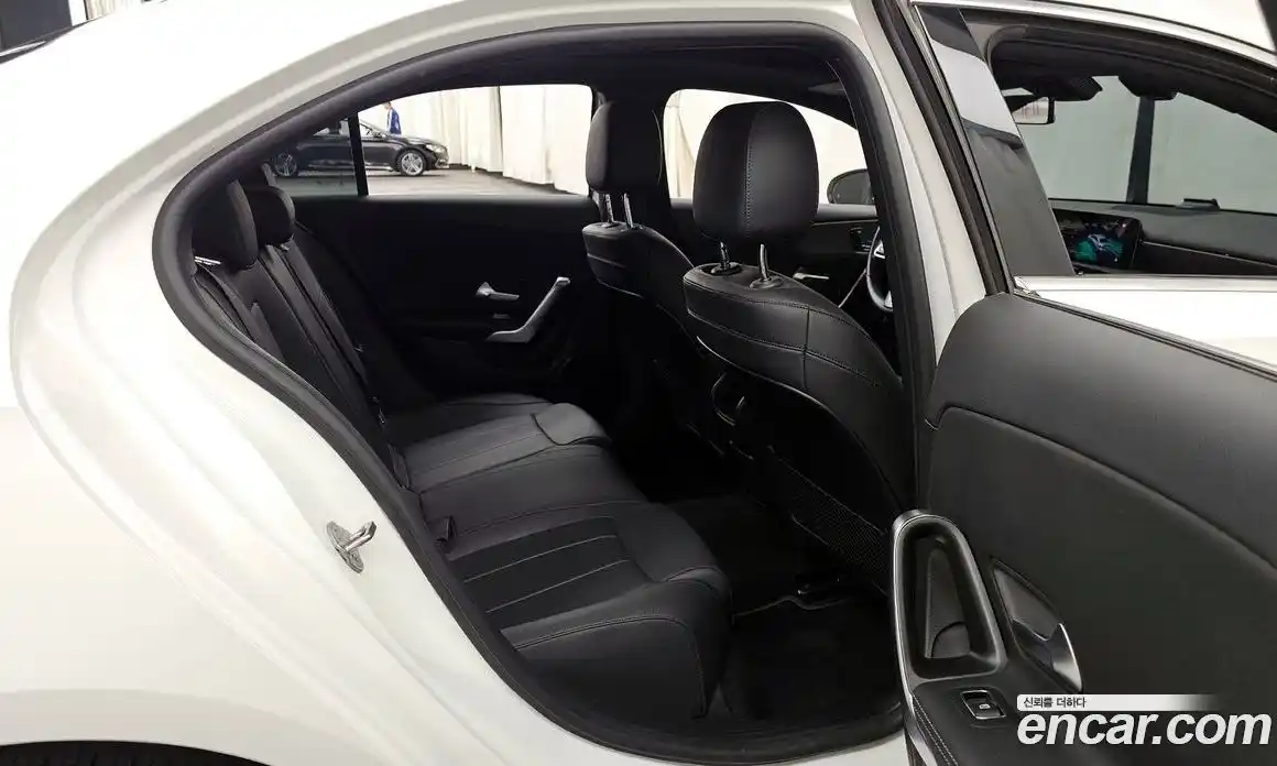 Mercedes-Benz A-Class 2020 2.0 гидро, фото 18