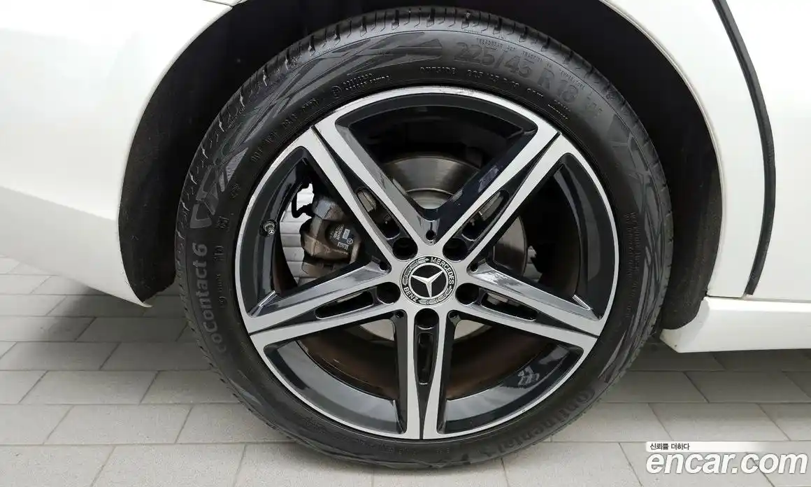 Mercedes-Benz A-Class 2020 2.0 гидро, фото 5