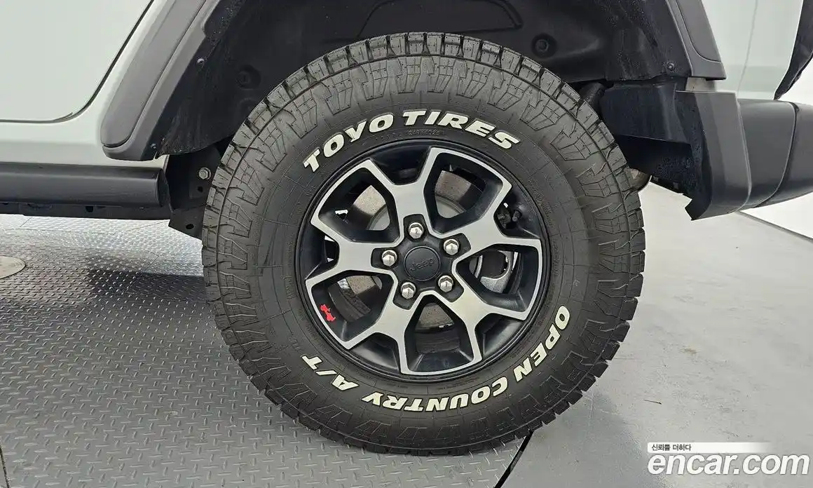 Jeep Wrangler 2023 2.0 автомат (гидро), фото 7