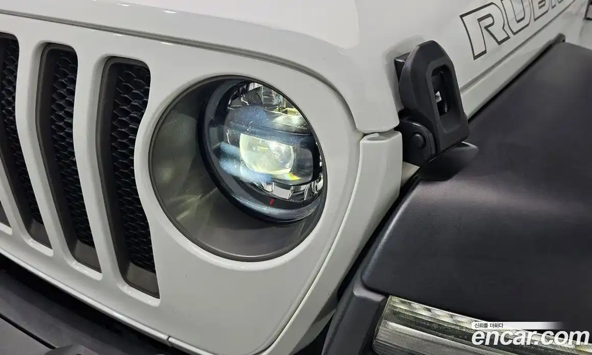 Jeep Wrangler 2023 2.0 автомат (гидро), фото 8