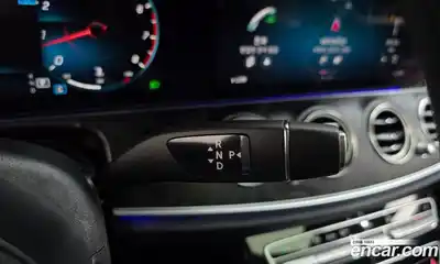 Mercedes-Benz E-Class 2023 2.0 автомат (гидро), миниатюра 12
