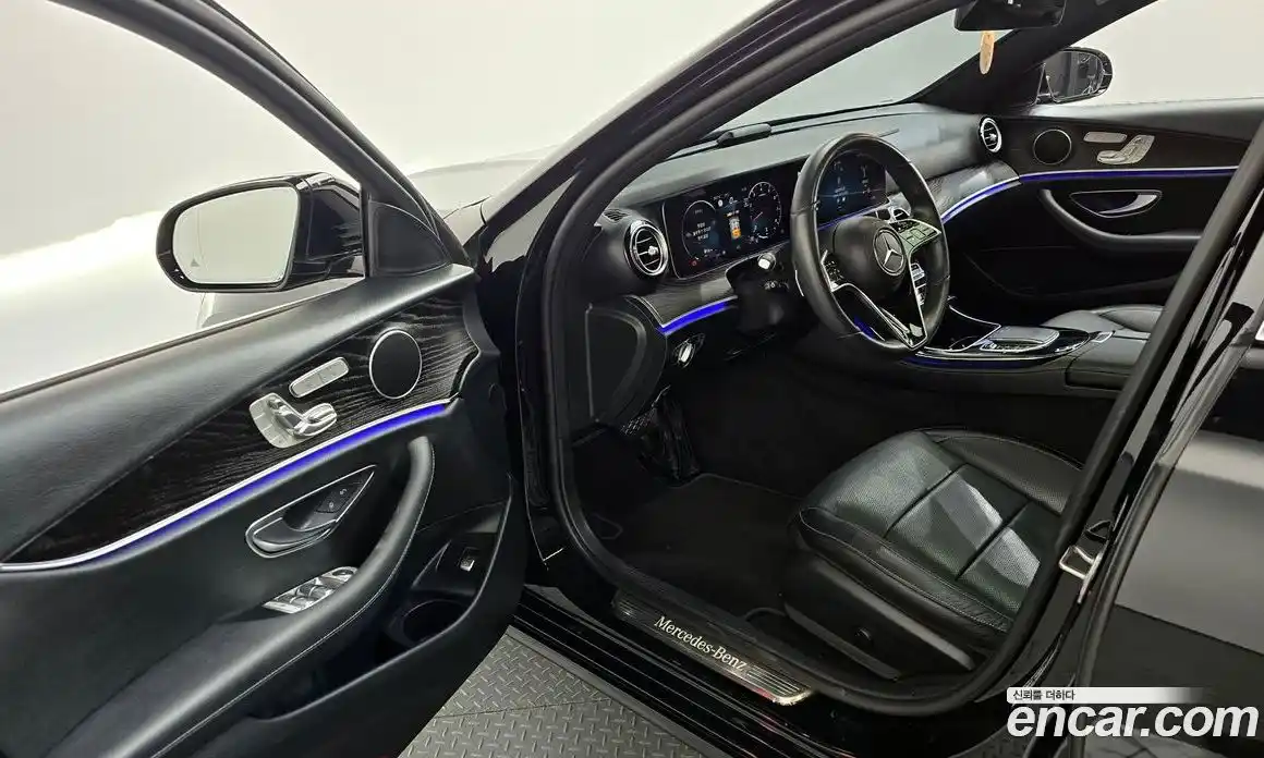 Mercedes-Benz E-Class 2023 2.0 автомат (гидро), фото 13