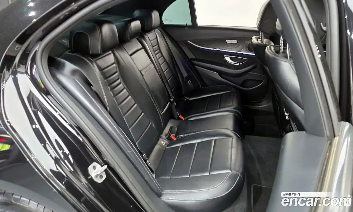 Mercedes-Benz E-Class 2023 2.0 автомат (гидро), фото 17
