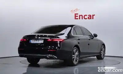 Mercedes-Benz E-Class 2023 2.0 автомат (гидро), миниатюра 2