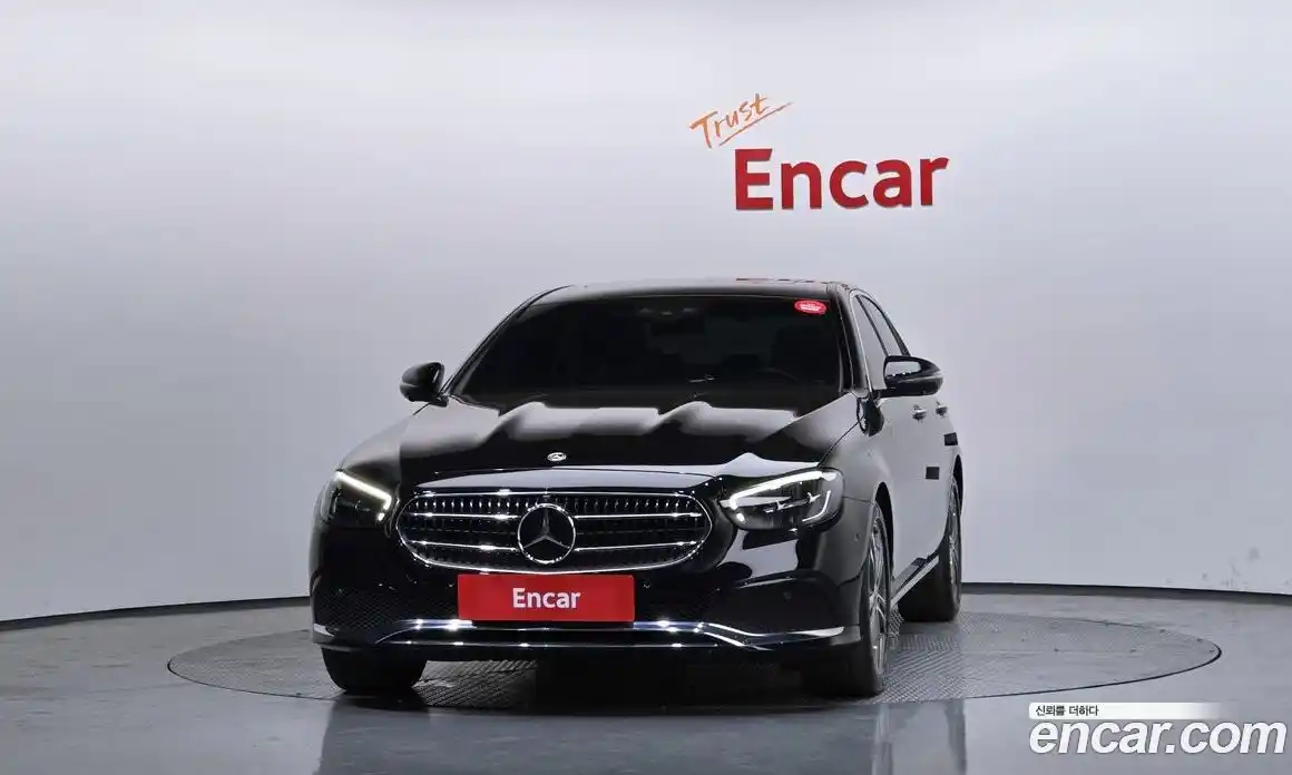 Mercedes-Benz E-Class 2023 2.0 автомат (гидро), фото 3